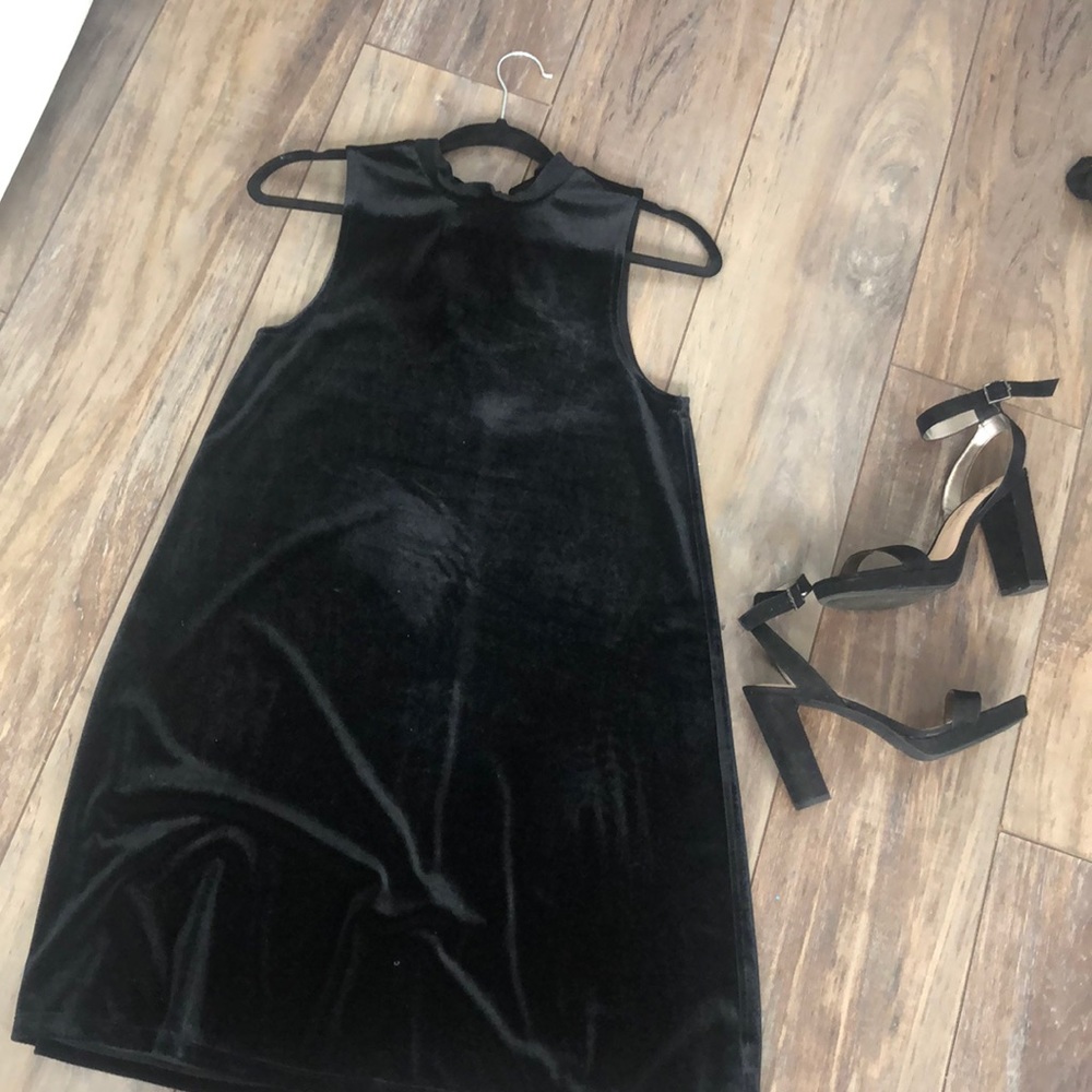 Other’s Follow Black Velvet Dress